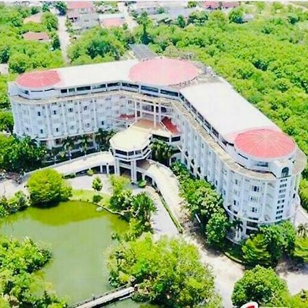 Hermitage Hotel Korat-Sha นครราชสีมา ภายนอก รูปภาพ