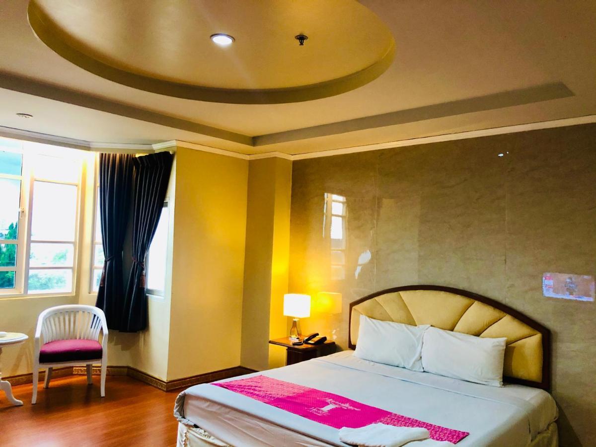Hermitage Hotel Korat-Sha นครราชสีมา ภายนอก รูปภาพ