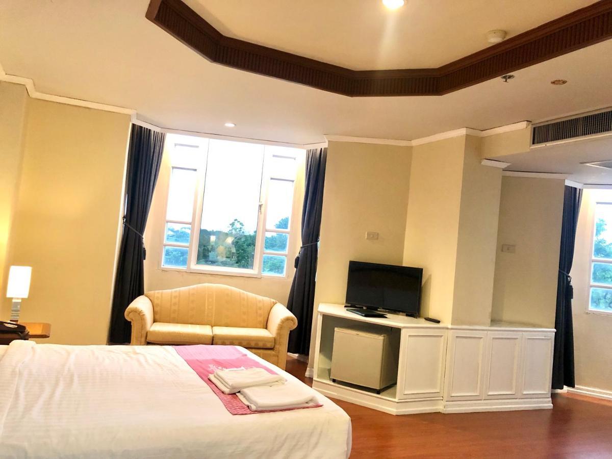 Hermitage Hotel Korat-Sha นครราชสีมา ภายนอก รูปภาพ