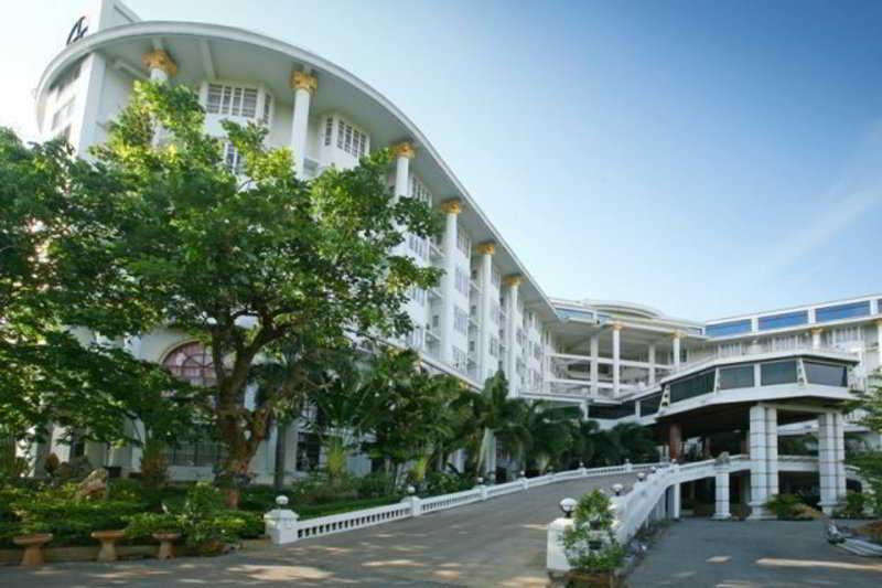 Hermitage Hotel Korat-Sha นครราชสีมา ภายนอก รูปภาพ