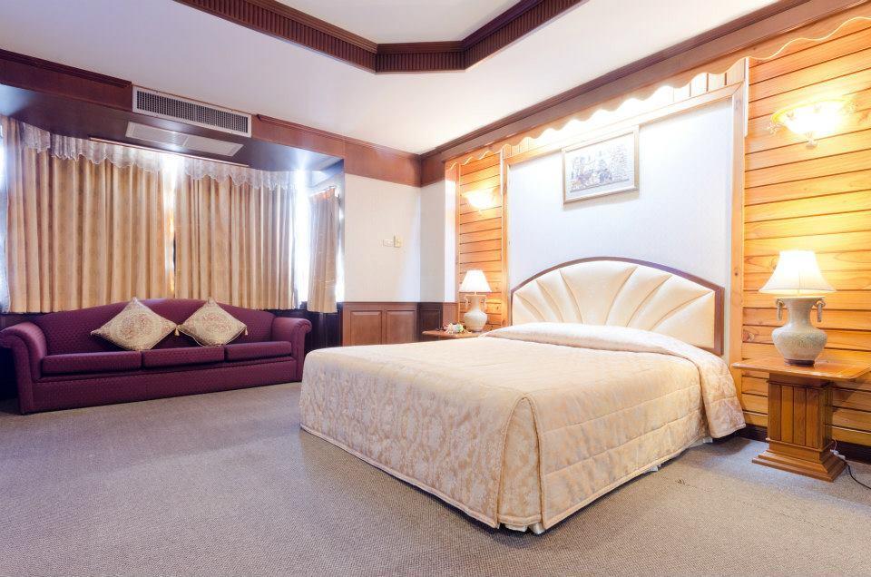 Hermitage Hotel Korat-Sha นครราชสีมา ภายนอก รูปภาพ