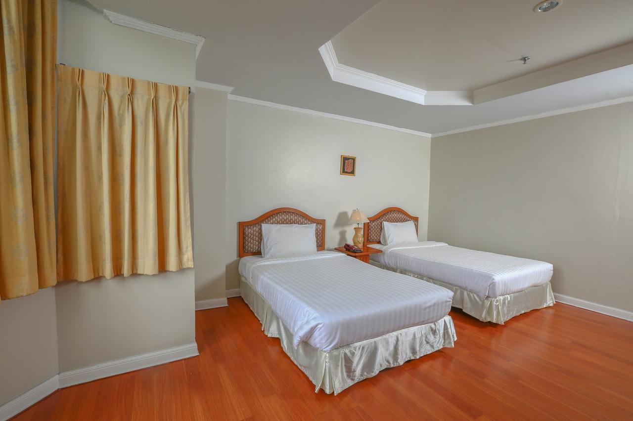Hermitage Hotel Korat-Sha นครราชสีมา ภายนอก รูปภาพ