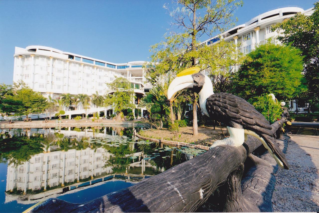 Hermitage Hotel Korat-Sha นครราชสีมา ภายนอก รูปภาพ