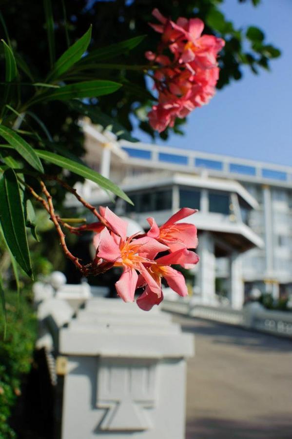 Hermitage Hotel Korat-Sha นครราชสีมา ภายนอก รูปภาพ