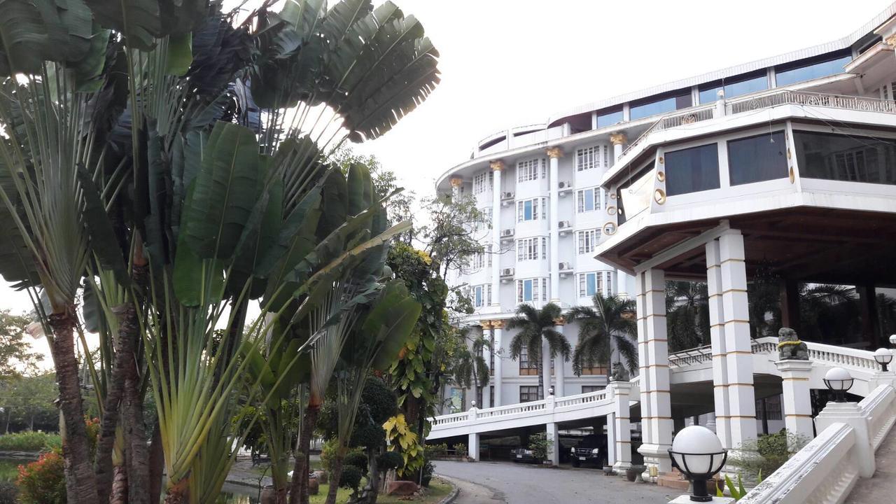Hermitage Hotel Korat-Sha นครราชสีมา ภายนอก รูปภาพ