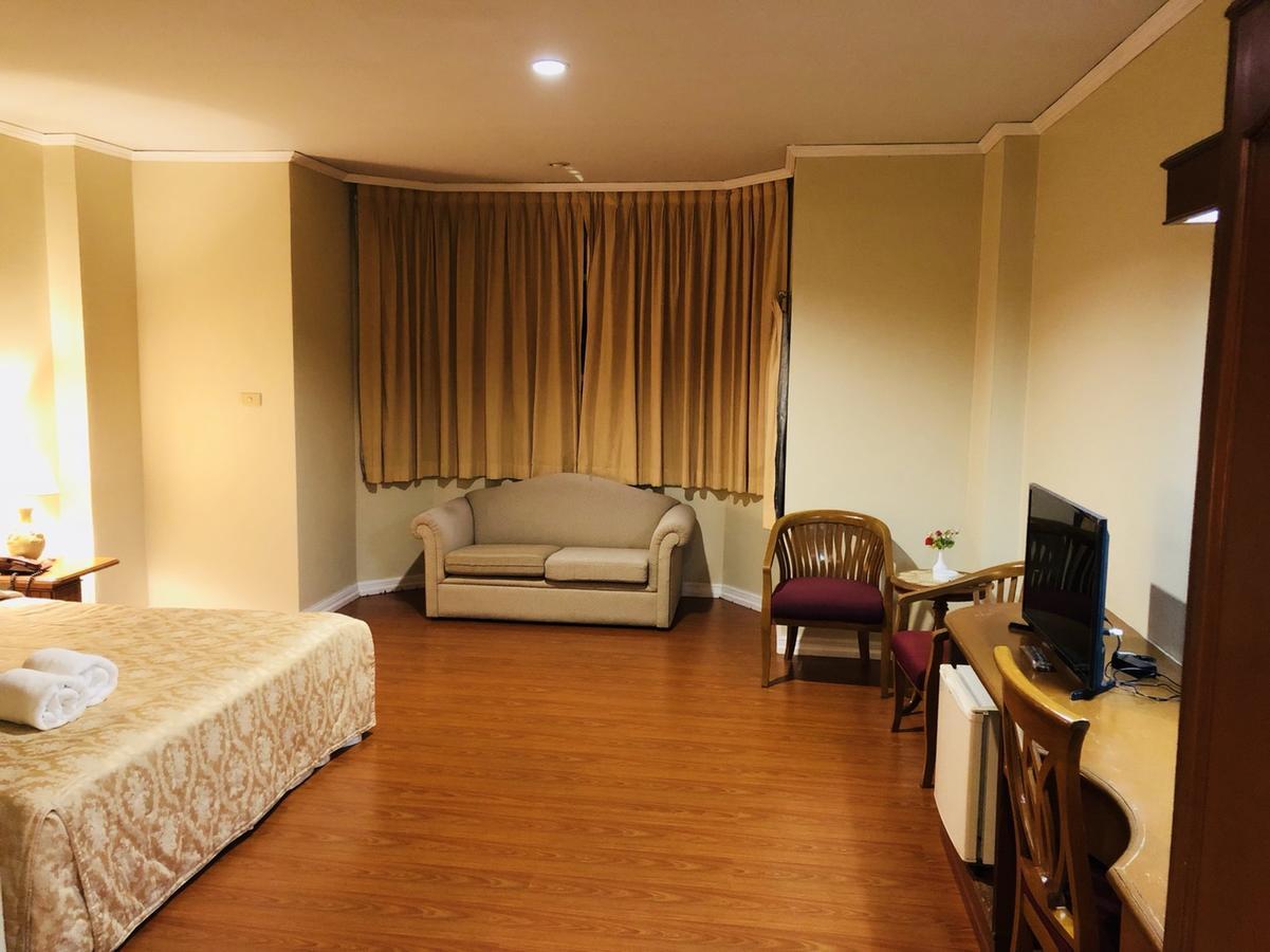 Hermitage Hotel Korat-Sha นครราชสีมา ภายนอก รูปภาพ