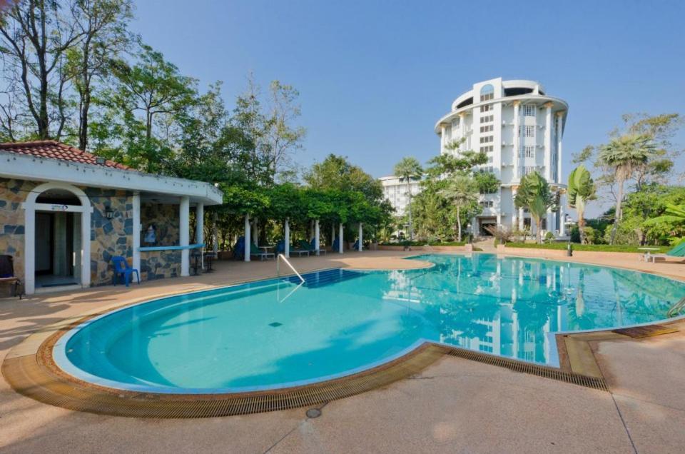 Hermitage Hotel Korat-Sha นครราชสีมา ภายนอก รูปภาพ
